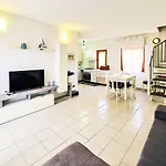 Laureliving Rose Apartment